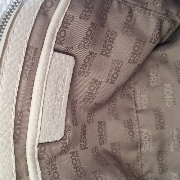 Michael Kors White Leather Shoulder Bag - Picture 8 of 8
